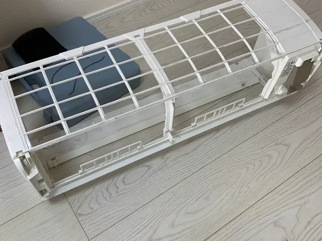 梅雨、夏季到来！高圧洗浄エアコンクリーニング！嫌な匂いカビ除去、24時間対応サービスの画像