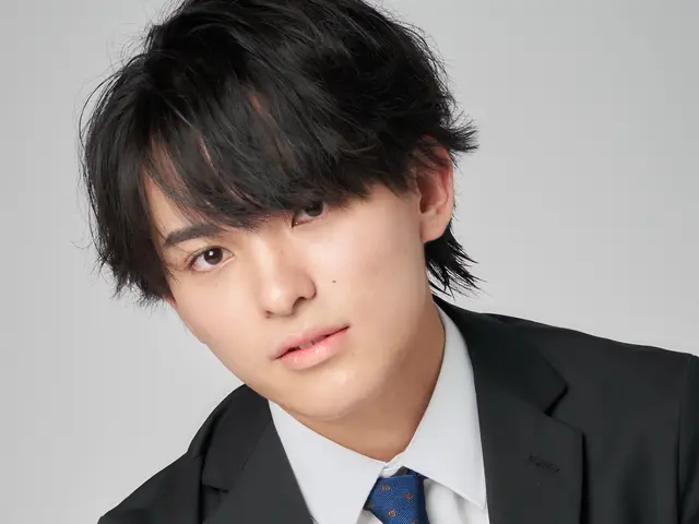 自然な魅力を引き出すプロフィール写真撮影/全データ付・安心の元写真館スタッフ