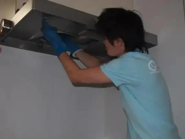 現金払い特典は風呂釜洗浄＋10000円とエプロン高圧洗浄付【保険加入】非喫煙ですサービスの画像