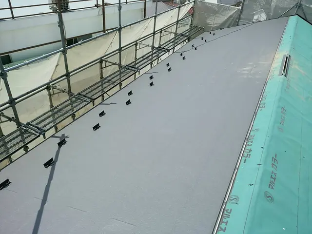 屋根工事　万が一の為の損害保険加入済み！対応地域外も相談ください！サービスの画像