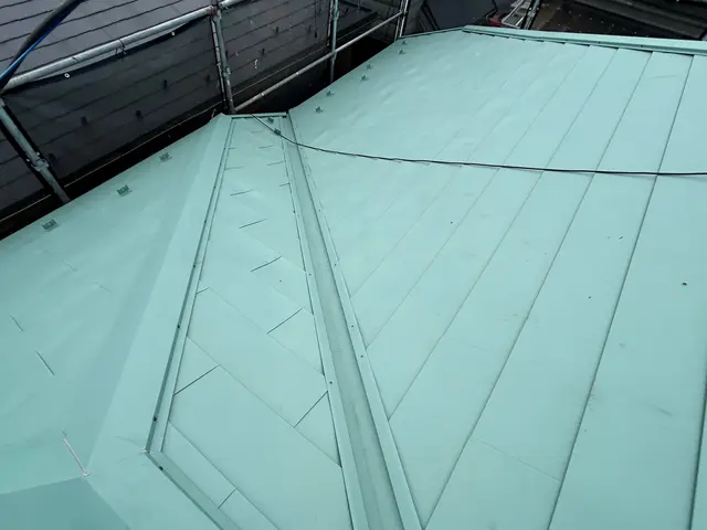 屋根工事　万が一の為の損害保険加入済み！対応地域外も相談ください！サービスの画像