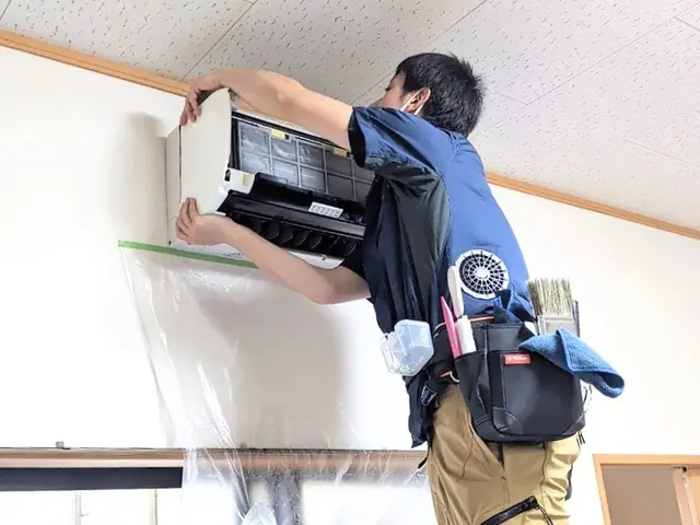 完全分解可能で徹底洗浄！洗剤を3種類調合して黒カビをキレイに！損害保険加入済サービスの画像