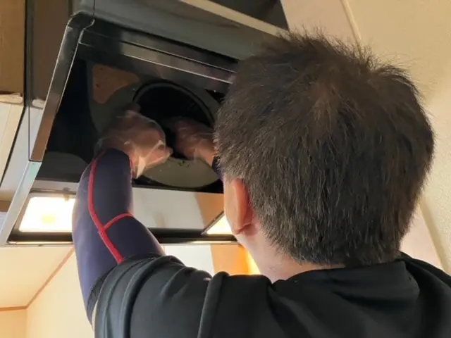 丁寧な当店にお任せ！しつこい油汚れもしっかり落とします！女性スタッフ同行OK☆サービスの画像