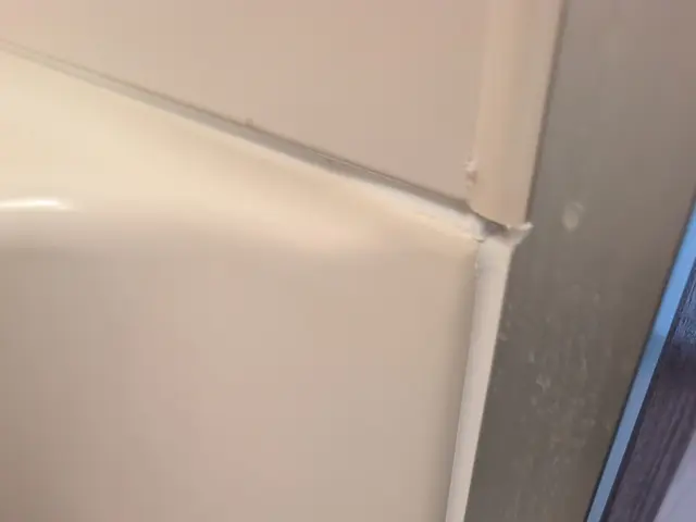 水回りのコーキング打ち替えします!サービスの画像