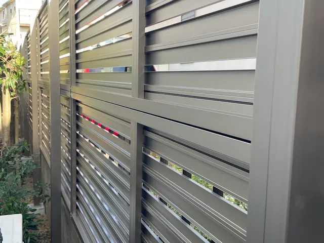 フェンスの取り付けサービスの画像