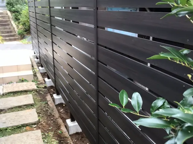 フェンスの取り付けサービスの画像