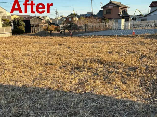 経験豊富なスタッフが手作業で丁寧に草むしり致します！女性スタッフ同行も可能★サービスの画像