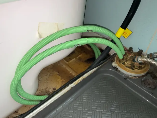 【浴室全体とエプロン内部洗浄】◇除菌・消臭◇鏡ウロコ取り◇カビ・水アカ徹底洗浄♪サービスの画像