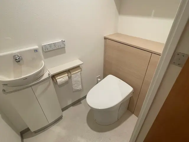 トイレ交換、CF、壁紙、和式から洋式工事など、工事費、処分費込み！サービスの画像