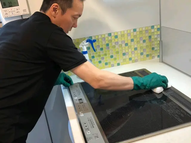 キッチンとレンジフードのクリーニングはおそうじKENにお任せ下さい(^^)サービスの画像