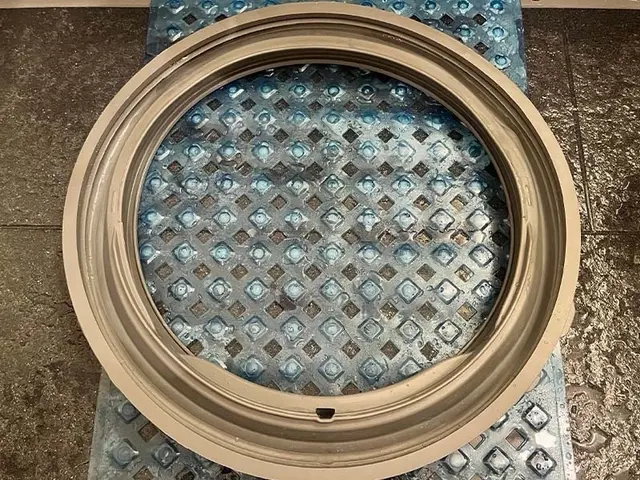 ドラム式洗濯機 分解クリーニング｜乾燥不良・ホコリ詰まり改善！サービスの画像