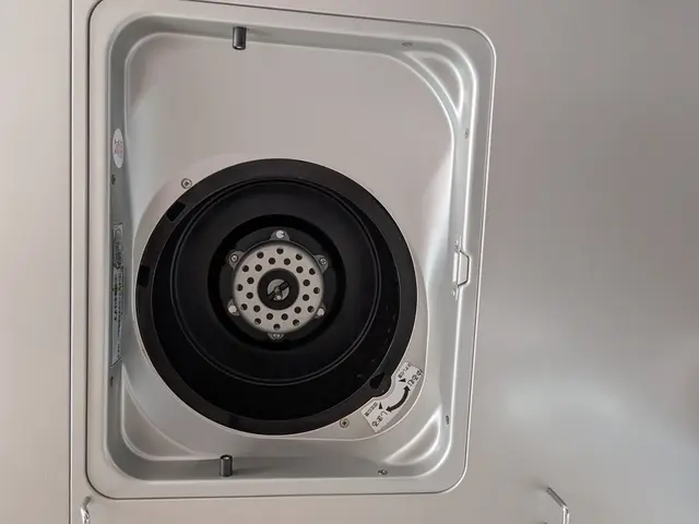 レンジフードのギトギト油汚れ、弊社にお任せくださいませ!ピカピカに仕上げます。サービスの画像