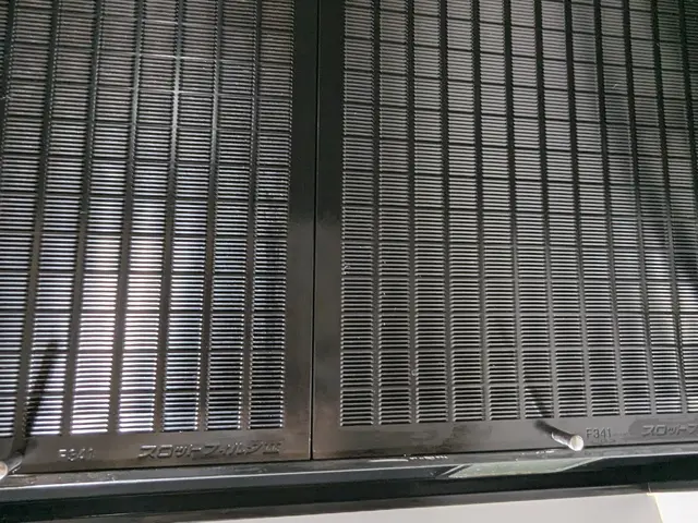 レンジフードのギトギト油汚れ、弊社にお任せくださいませ!ピカピカに仕上げます。サービスの画像