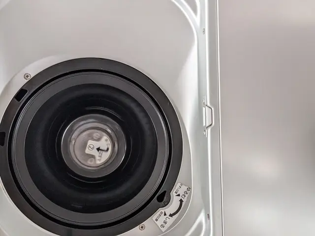 レンジフードのギトギト油汚れ、弊社にお任せくださいませ!ピカピカに仕上げます。サービスの画像