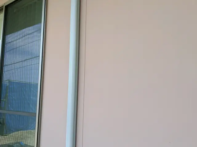 可能な限り夫婦でお伺いしております！配管穴への筒入れ必要な場合、基本料に含みますサービスの画像