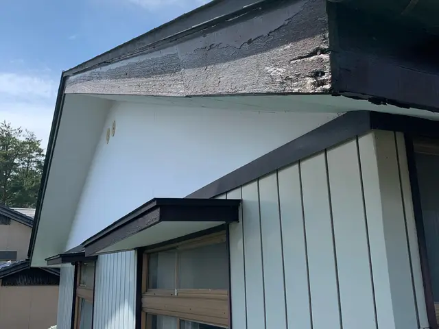 外壁屋根、ひび割れ補修サービスの画像