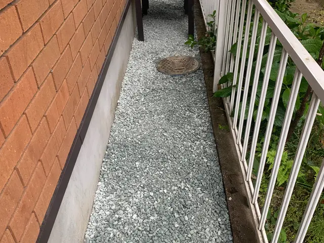 砂利敷き｜丁寧な施工と実績！痒いところに手が届くサービスをご提供します！サービスの画像