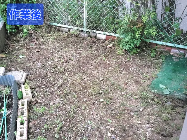 公共街路の除草工事経験のある女性店主による草むしり!【~30㎡迄 18000円】サービスの画像