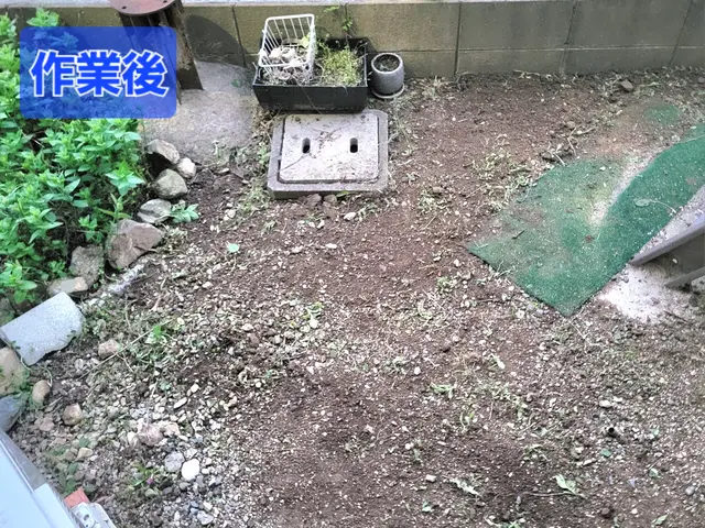 公共街路の除草工事経験のある女性店主による草むしり!【~30㎡迄 18000円】サービスの画像