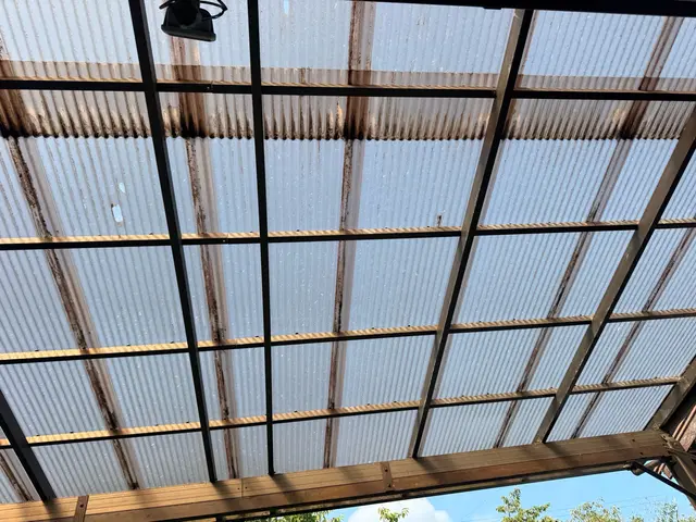 波板、ポリカ屋根の交換サービスの画像