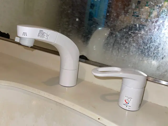 【水道蛇口交換専門店】安心工事保証付！洗面の蛇口交換は当店で！女性スタッフ同行！サービスの画像