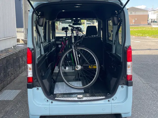 年間100台以上の実績！安心・丁寧な輸送のプロフェッショナル。二台目無料輸送。サービスの画像