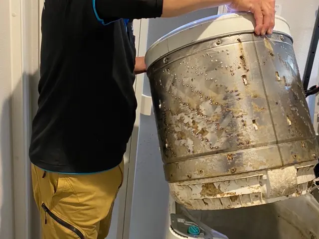 ★お客様の大切な洗濯機を丁寧大切に分解洗浄致します！安心の損害保険加入済み♬サービスの画像