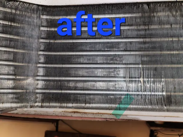 業務用エアコン全般の分解洗浄を承ります。年中無休早朝深夜問わず対応します。サービスの画像