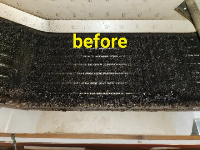 業務用エアコン全般の分解洗浄を承ります。年中無休早朝深夜問わず対応します。サービスの画像