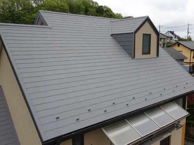 スレート屋根塗装はお任せください！サービスの画像