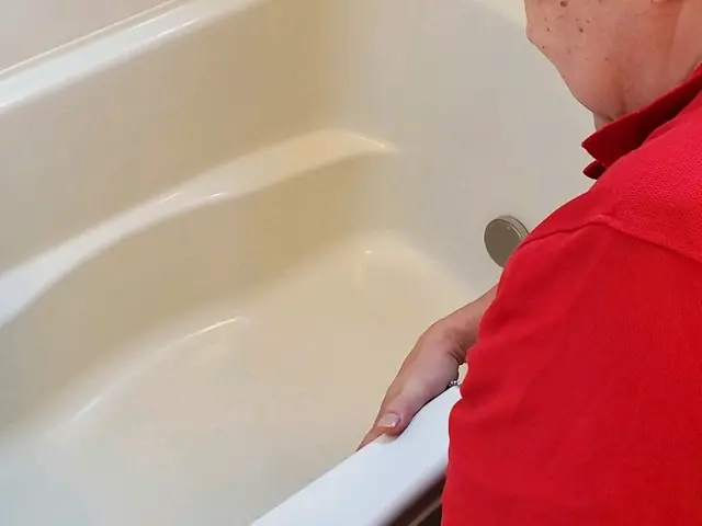 ☆浴室のしつこい汚れ、エプロン内部も綺麗にします★クレカご利用可能◎サービスの画像