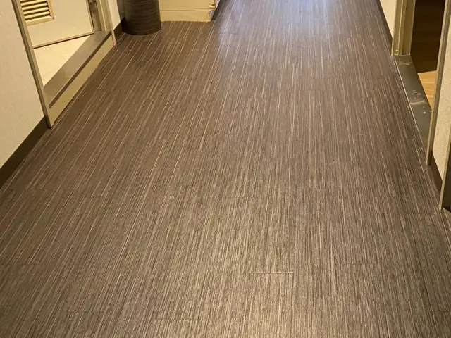 床のプロが丁寧に施工させて頂きます。サービスの画像