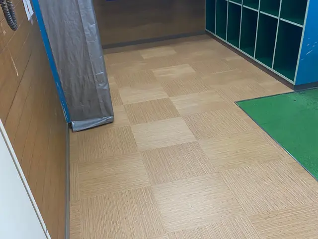 床のプロが丁寧に施工させて頂きます。サービスの画像