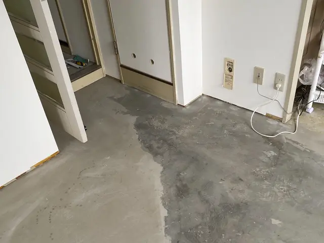 床のプロが丁寧に施工させて頂きます。サービスの画像