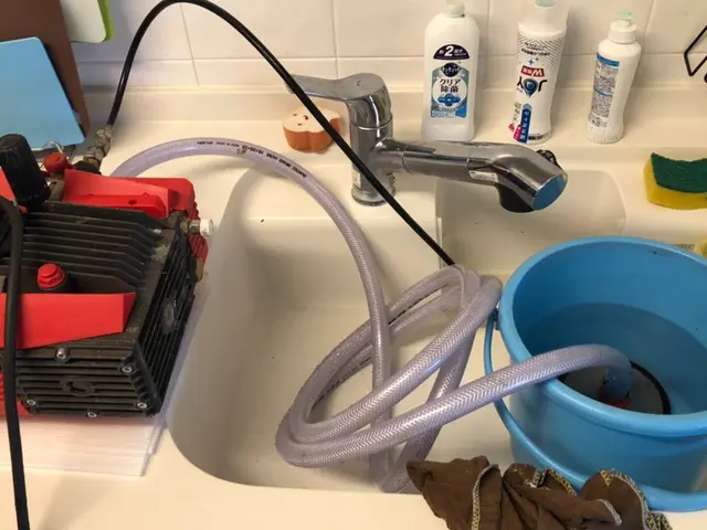 アパートなどの排水管バイオ高圧洗浄で、つまりや悪臭を除去！サービスの画像