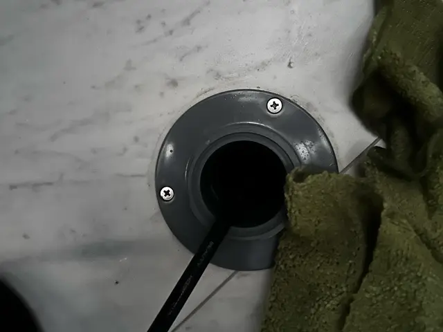 アパートなどの排水管バイオ高圧洗浄で、つまりや悪臭を除去！サービスの画像