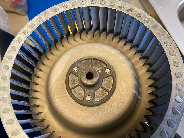 レンジフードクリーニングはお任せください！徹底洗浄により油を除去【損保加入済】サービスの画像