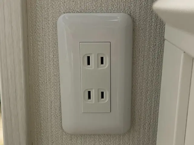 女性スタッフ同行OK！電気工事業40年のベテランが取り付け・交換を担当！サービスの画像