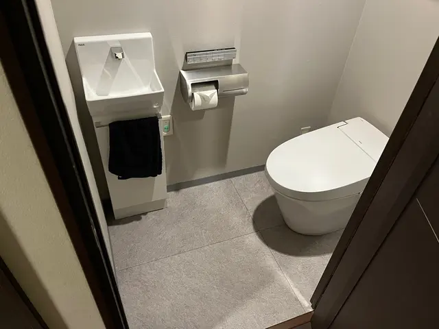 【処分費込】　床や壁紙の張り替えもお任せくださいサービスの画像