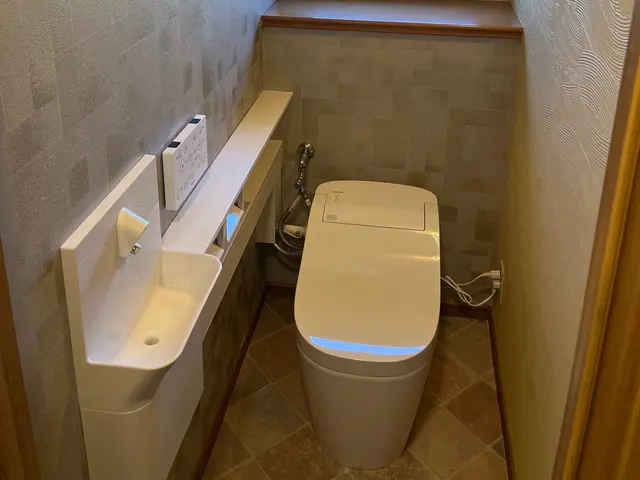 【処分費込】　床や壁紙の張り替えもお任せくださいサービスの画像