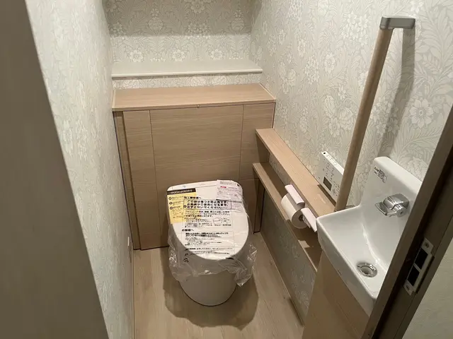 【処分費込】　床や壁紙の張り替えもお任せくださいサービスの画像