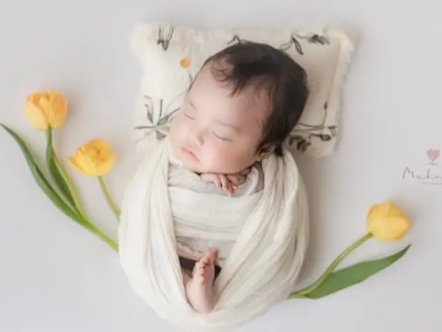 【100組以上の撮影実績】元保育士が撮る生花で彩るニューボーンフォト