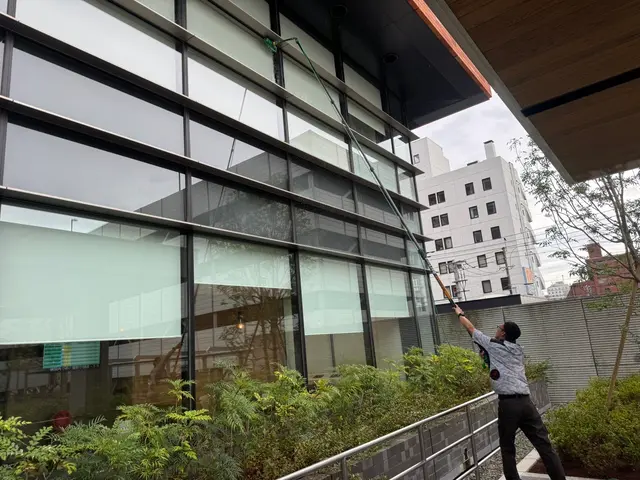 店舗や施設経験あり◎夜間・早朝対応可◎一般宅から店舗まで幅広く対応！サービスの画像