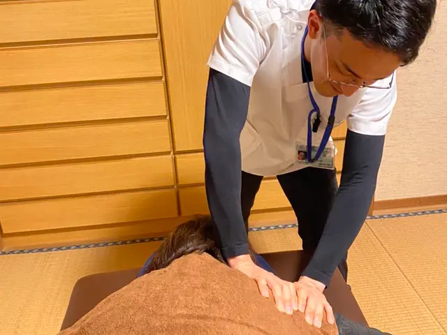 ご高齢者や女性でも安心して受けられます！優しい手技の睡眠・姿勢・疲労改善整体サービスの画像