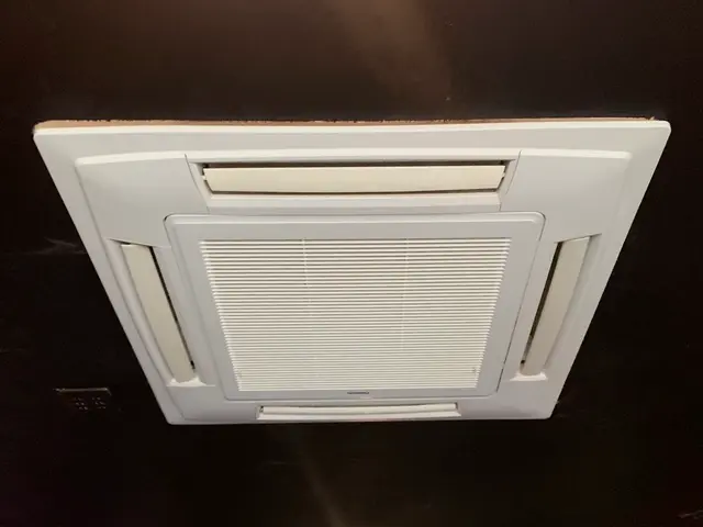 業務用エアコン清掃サービスの画像