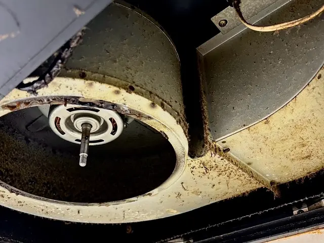 実績700件以上！大手の技術を安価で！換気扇の分解清掃込み★限界までピカピカに！サービスの画像