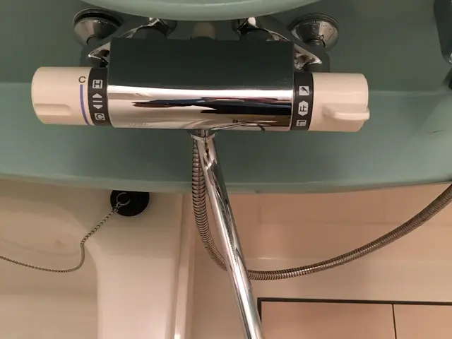 【丁寧な作業をお約束】石鹸カス・水垢等を徹底除去し、明るく気持良い浴室にします！サービスの画像