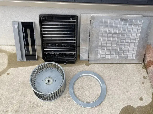 【年末の大掃除に最適！レンジフードをピカピカに】サービスの画像