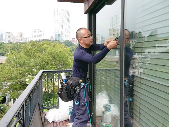 【１級技能士が施工】フィルムで快適な空間をご提供　台風対策、暑さ対策、UVカットサービスの画像