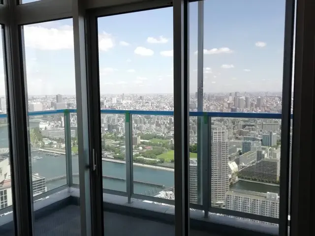 【１級技能士が施工】フィルムで快適な空間をご提供　台風対策、暑さ対策、UVカットサービスの画像